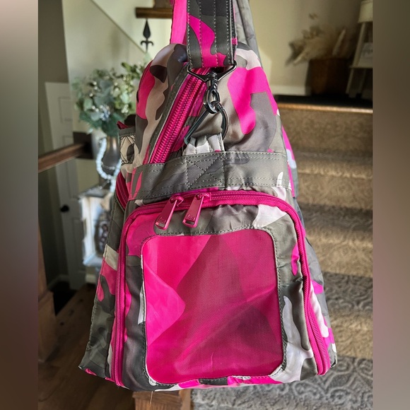 LUG Boxer Pink Gray Camo Travel Tote Luggage Bag Shoe Compartment Overnight - Picture 5 of 15